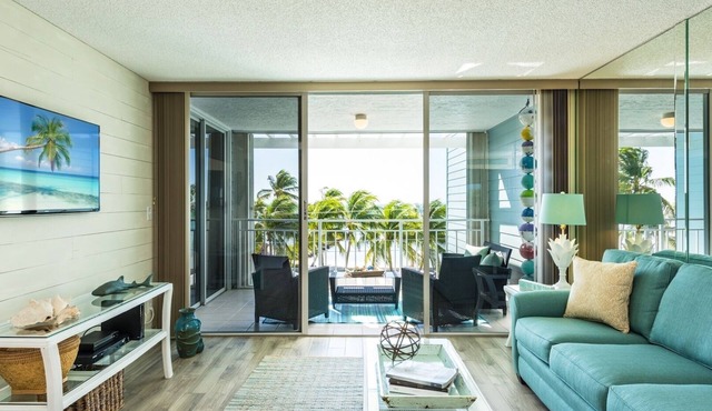 Beach House- Ocean & Beach View-Upgraded-Over 146 Five Star Reviews