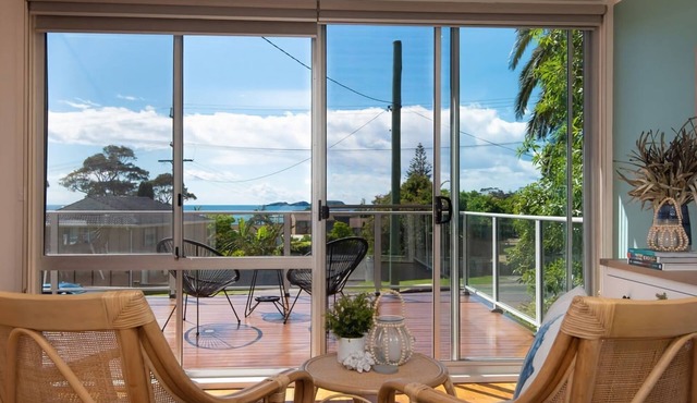 Beach House Ocean Views in Batehaven