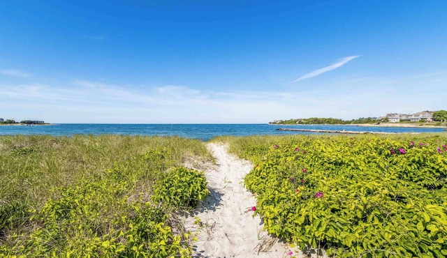 Beach House On New Silver Beach! RPLO027