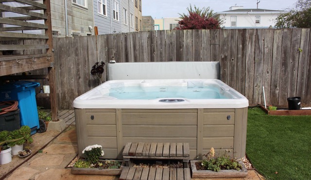 Beach House - One Block from Ocean Beach. 30 Day Minimum - 50% Discount