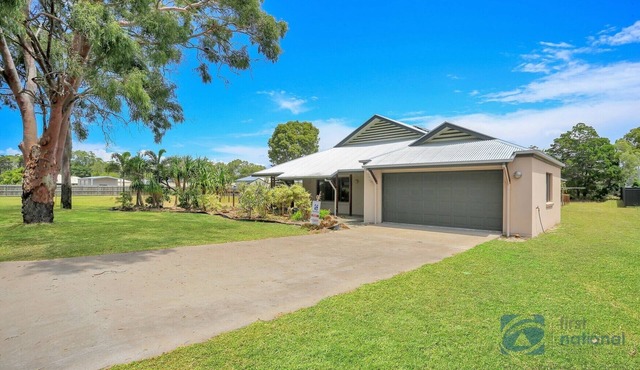 Beach house one street from the Beach