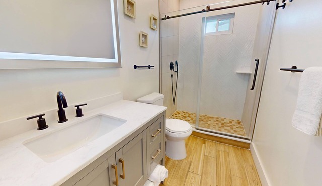 Beach House: POOL, Boardwalk, 1 Min to Beach