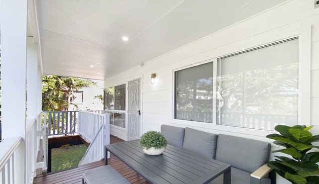 Beach House Shoal Bay Villa 1