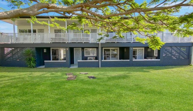 Beach House Shoal Bay Villa 1