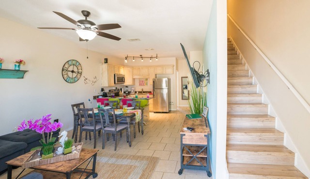 Beach House, Sleep 8, Next to Pool -61A