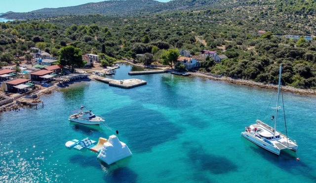 Beach house Sofia - resort Bain, Žut - Kornati
