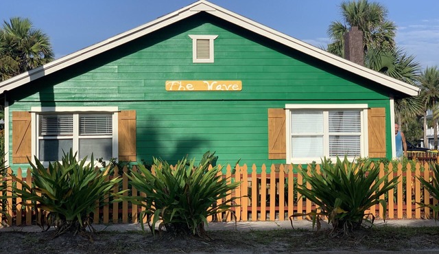 Beach House Close to Shopping/Dining/Streetlife. Steps2Beach.WiFi.Golf