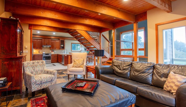 Beach House W Ocean Views, Hot tub! 3Golfer en suites, Pets OK, Family Reunions