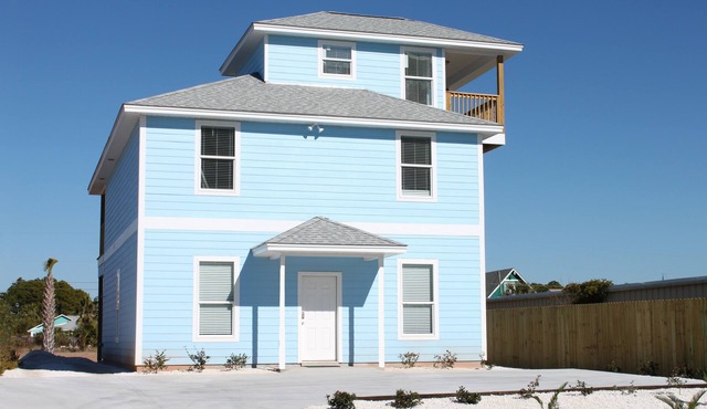 Beach House w/Private Pool on Thomas Drive - Steps from the Beach