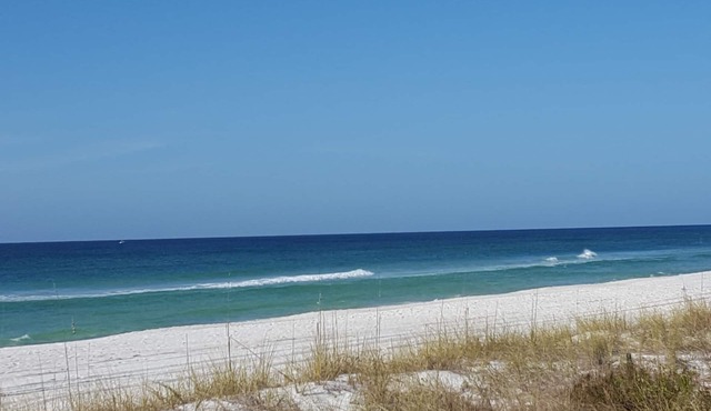 Beach House With Private Pool And Hot Tub - Clean And Fun! - Steps To Beach