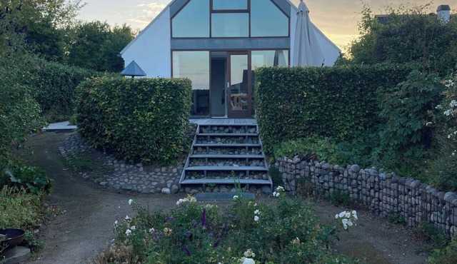 Beach house with sauna by Norsminde harbour