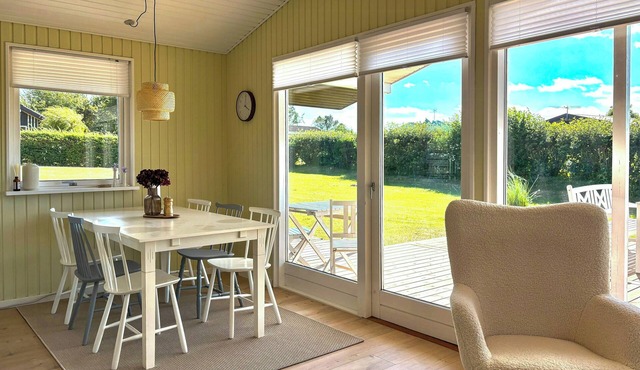 Beach house with sea view in Bønnerup Strand