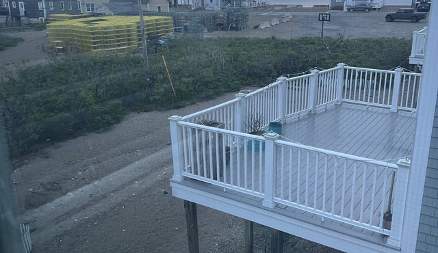 Beach House, within a walk to lighthouse, town and 2 beaches!