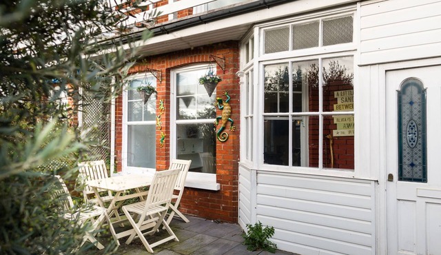 Beach in Reach - group house for up to 14 with sea views