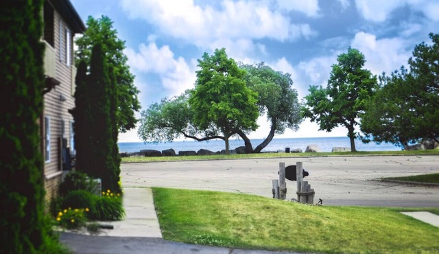 Beach Lake Michigan King Bed Pet Friendly