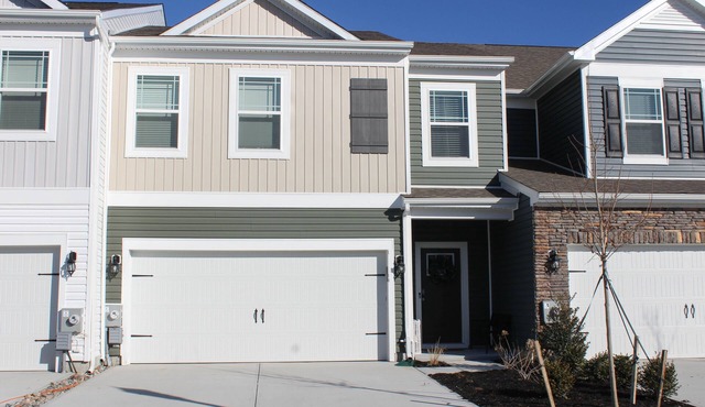 Beach Life - Townhouse 1.5 miles from Beach