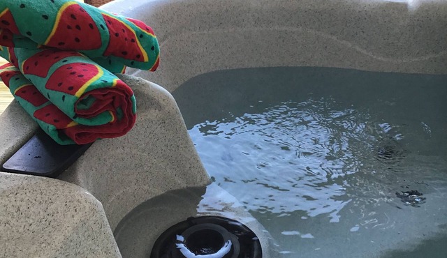 Beach Links Holiday bungalow Prestatyn 400 yards from sandy beach, with Hot Tub