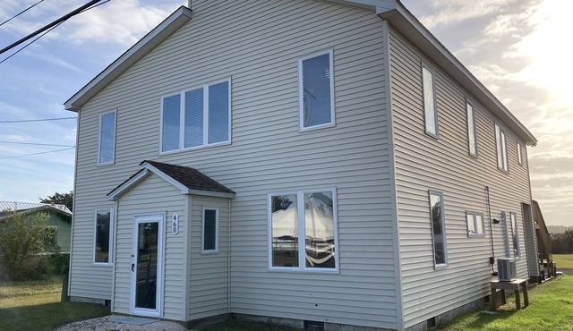 Beach Lodge: 3 Bedroom - Pet Friendly - Game Room - Great for Multi Families