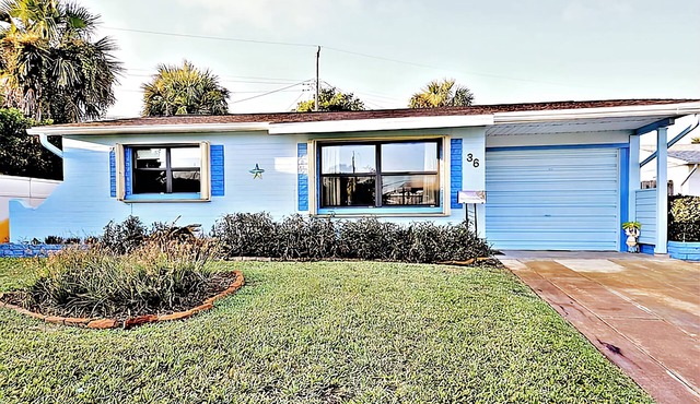 Beach lovers bungalow! 2 bed 2 bath situated on a barrier island in Ormond