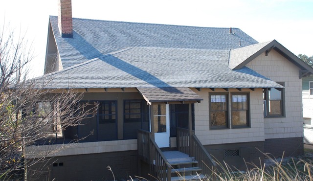 Beach Lovers Delight (3-Bedroom Cottage) - Pets Allowed by RedAwning