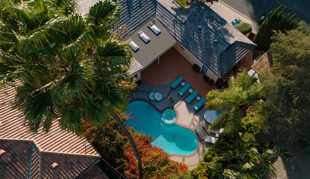 Beach & Mtns & city-private oasis, pool, jacuzzi under the stars