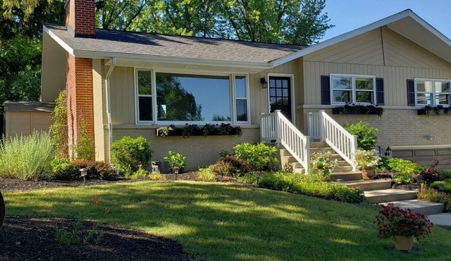 Beach nearby-pure summer/winter magic awaits!