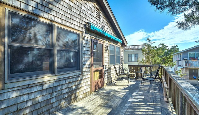 Beach Oasis Getaway-COACH HOUSE-Two Bungalows Available-Steps from the Water