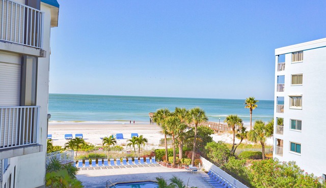 🌞 Beach Palms 311 – Stylish Beachfront Condo in Indian Shores, FL