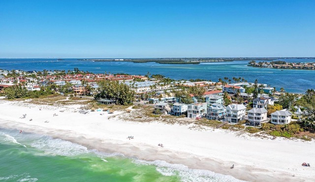 Beach Palms 5B-Beach 1 Minute Walk-Heated Pool-Free Wi-Fi-Boat Dock