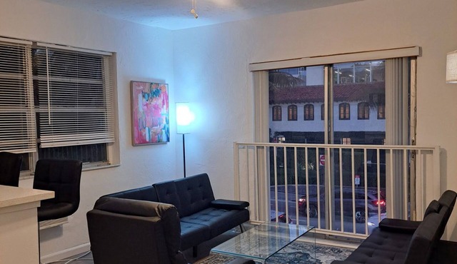 Beach Paradise -Historic Renovated Property - Nice Views - Amazing Corner
