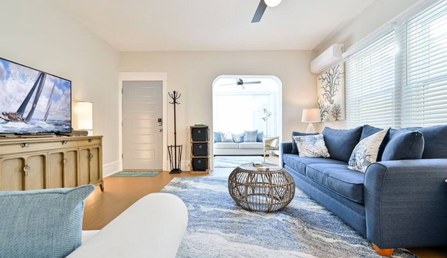 BEACH PASS: Steps to Sand! Upscale, Charming 3BR House near Exceptional Dining