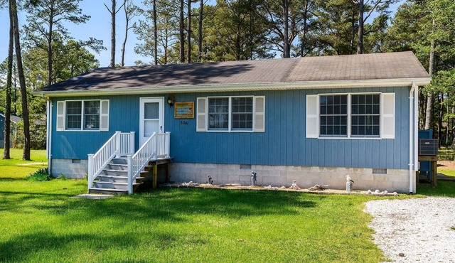 Beach Pines is a fabulous 3 Bedroom/2 Bath Vacation Home on Chincoteague Island.
