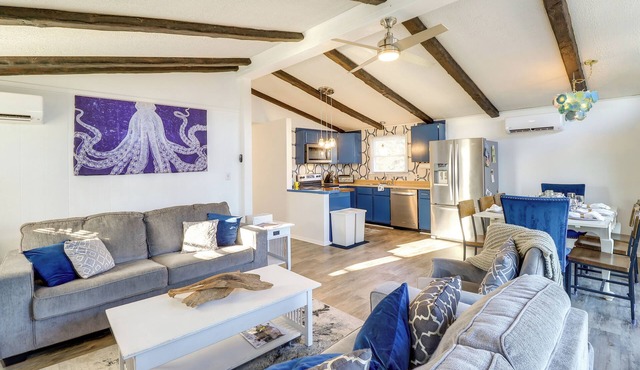 BEACH PLUM MANOR- 4 BD, 2 BA - Sleeps 8 - Short Walk to Beach Access!