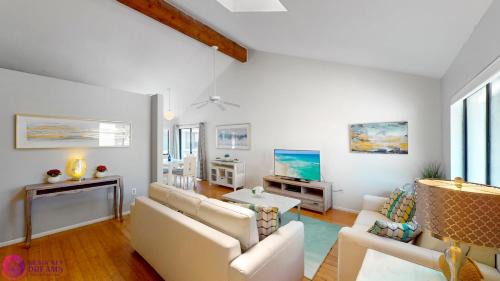 Beach Rd, 300ft to Beach Access & 500ft to Siesta Key Village, 2bdr