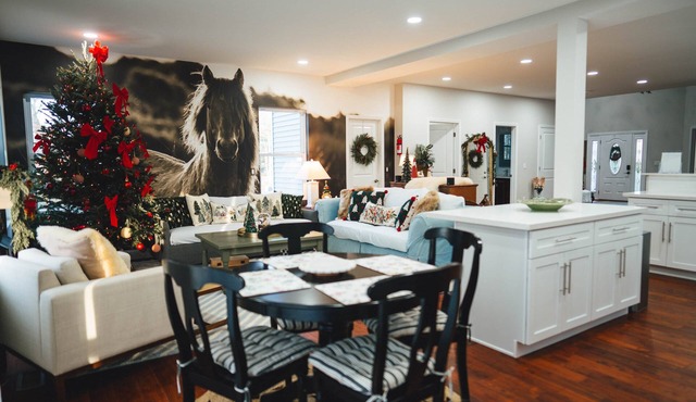 Beach Retreat+11Br/4Bth+F1 VR sim, Up to 21 guests