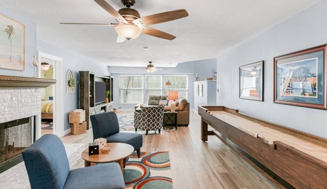 Beach Retreat – 5 Min to Sand! Sleeps 6 w/Bikes