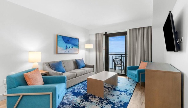 Beach Retreat: 9th Flr 3 Bedroom Oceanfront Condo