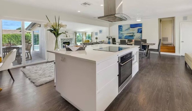Beach Retreat, Heated Pool, Hot Tub, BBQ, Mini Golf