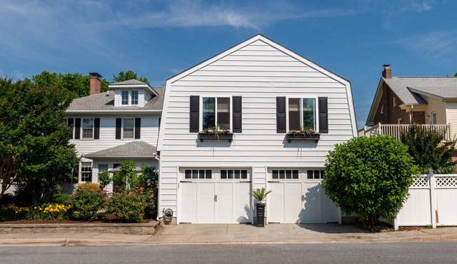 Beach Retreat in Historic Lewes - 829 Savannah Garage Apt