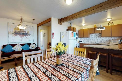 Beach Retreat - Lower Retreat