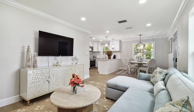 Beach Retreat 2BR/2BA Steps to Indian Rocks & Clearwater + Hot Tub