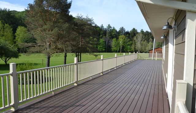 Beach Roost - Secluded Riverside Retreat: Perfect Getaway for Outdoor Adventures!