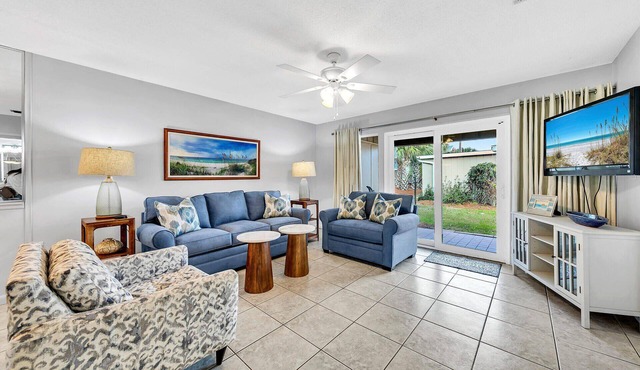 Beach Service Included! Pet-friendly! Chateau La Mer 11B!