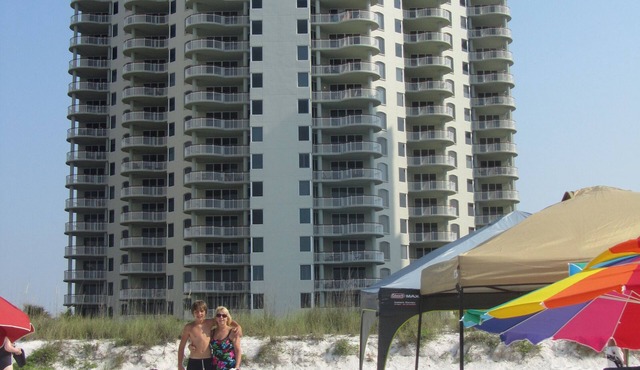 BEACH SETUP Mar. thru Oct. June and July, Sat to Sat only. Sleeps 6 in beds.