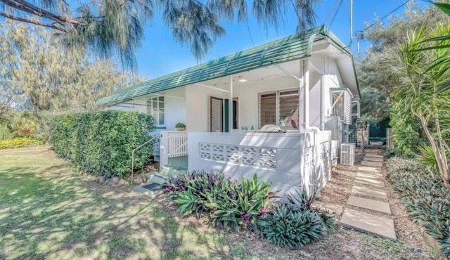 Beach Shack by the Sea Innes Park