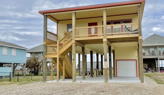 Beach side, 3 Bedroom, 2 bathroom, Sleeps 11, Great price!