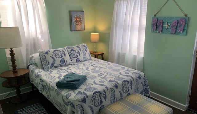 Beach Side Studio #1 (Apartment) - Pets Allowed by RedAwning