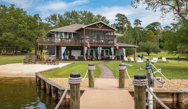 BEACH, SUNSETS, HOT TUB, FIREPIT, BOAT RAMP, FLAT LOT, PARKING, WE HAVE IT ALL