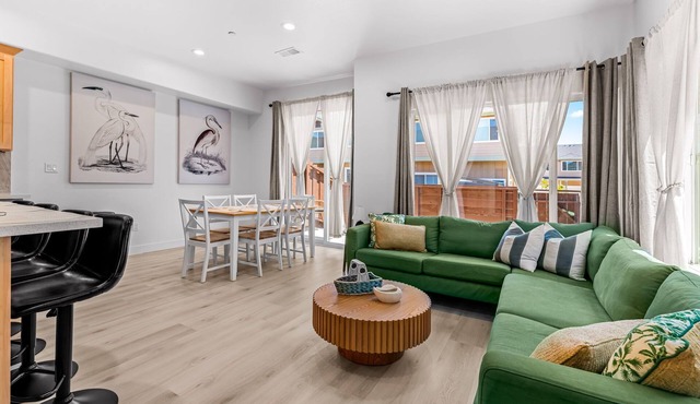 Beach themed 3-bedroom condo in charming Watsonville for your getaway