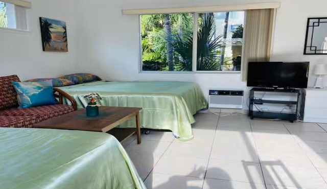 Beach Tide Motel - #10 Studio 2 Queen Beds